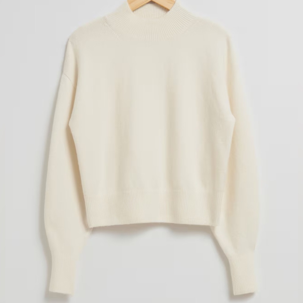 & OTHER STORIES CROP WHITE SWEATER 💘